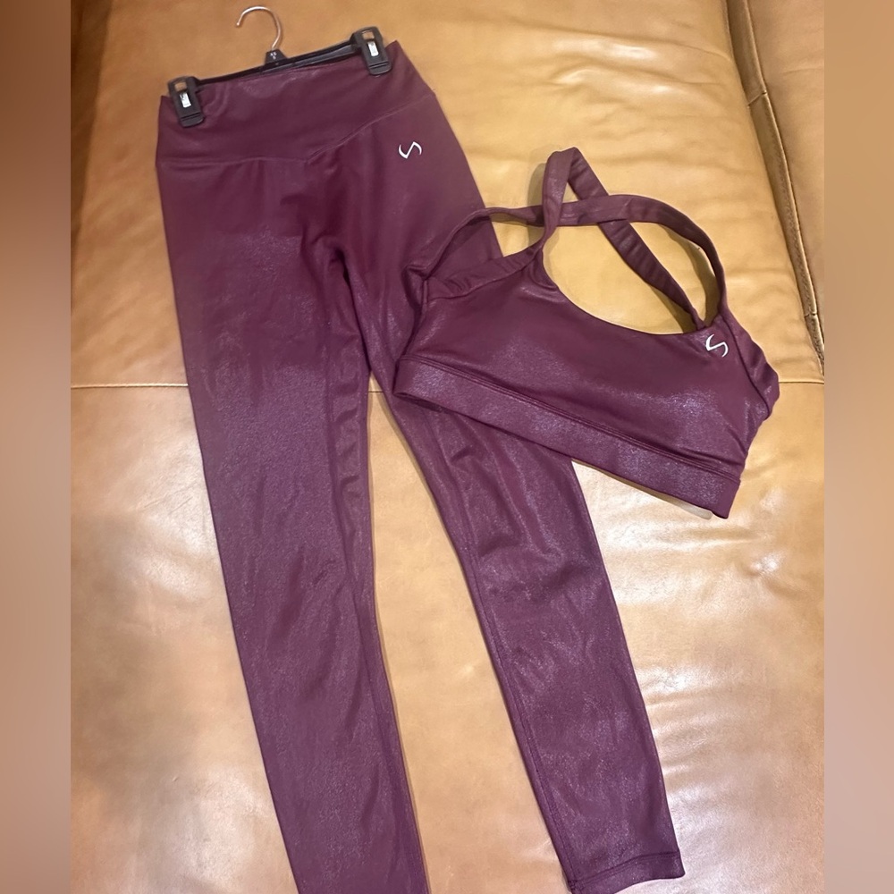 TLF Take Life Further Arctic 2.0 Leggings and Sports Bra Set